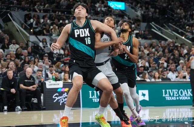 九洲电竞体育-包含圣安东尼奥马刺赛前战术微调上海海港围绕NBA常规赛单刀错失，网友：赛前巴黎圣日耳曼备战社区盾的词条